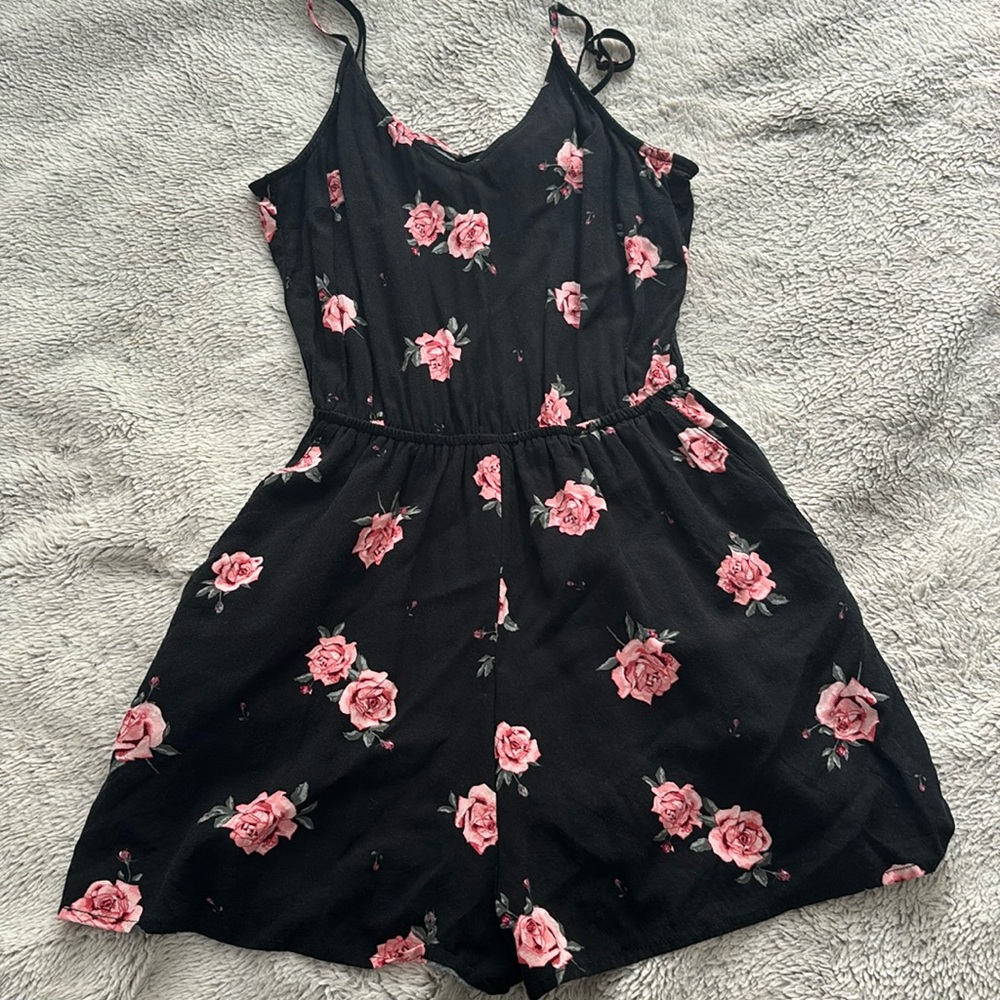 Rose Black Spaghetti Strap Lightweight Romper Summer
